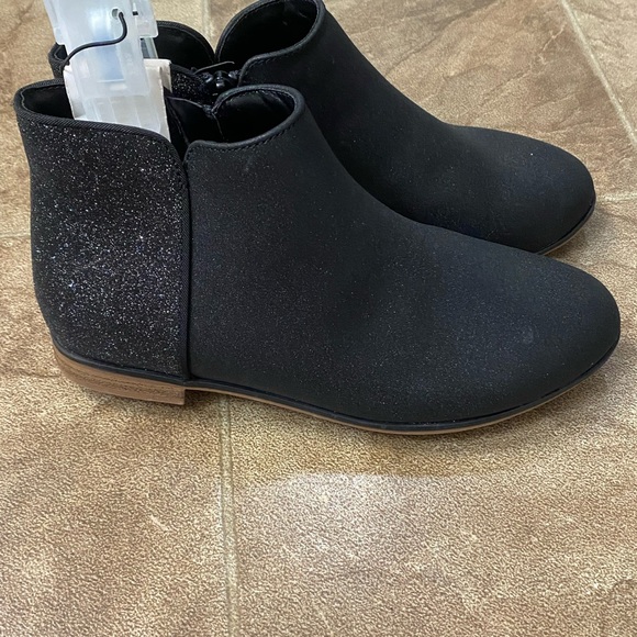 Cat & Jack girls boots - Picture 2 of 6